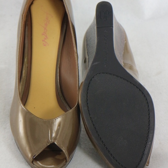 Donald J Pliner 'Habiki' Wedge Pump Shoes Sz 7 US Wmn - Picture 8 of 8
